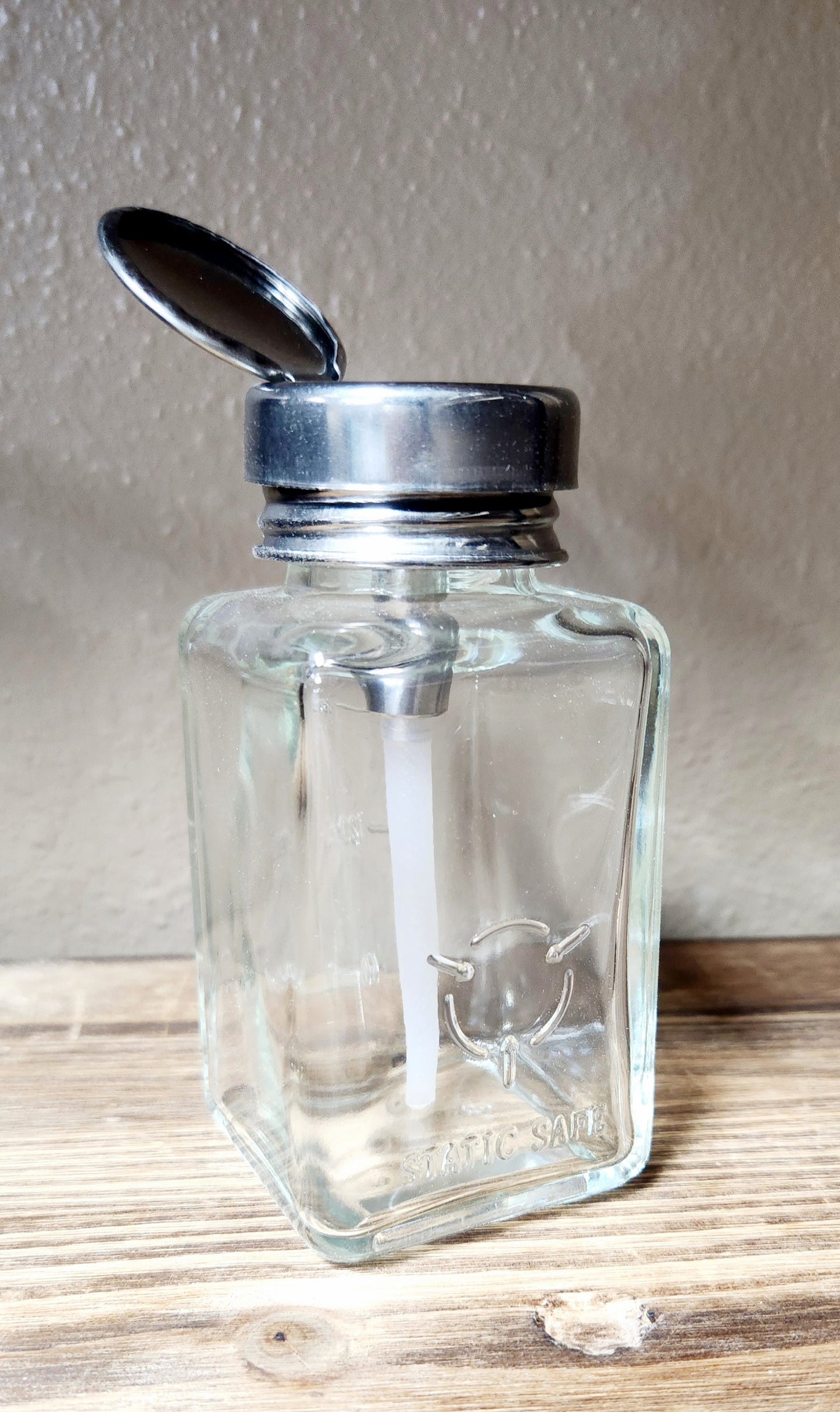 CLEAR GLASS DISPENSER