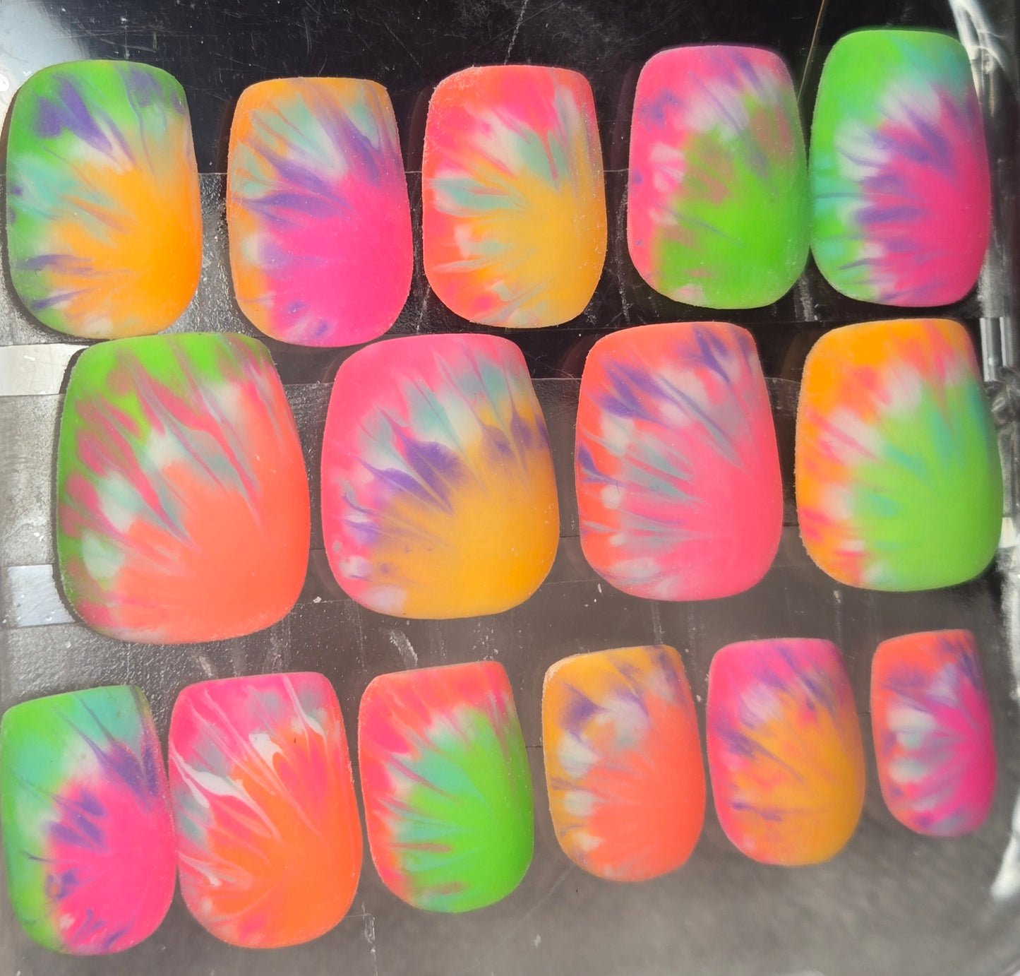 Neon Tie Dye Glow | Press-On Nails